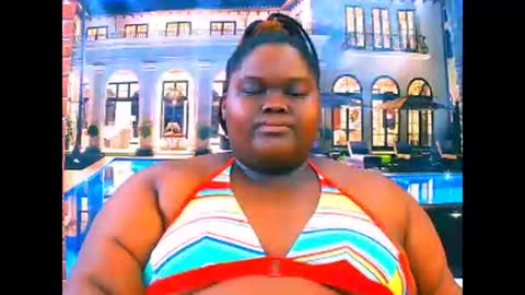 Snapshot of ebonyhotbuns4u2luv chatting on 04.08.26 ebonyhotbuns4u2luv online show from 04.08.26