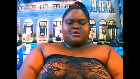 Snapshot of ebonyhotbuns4u2luv chatting on 04.14.26 ebonyhotbuns4u2luv online show from 04.14.26