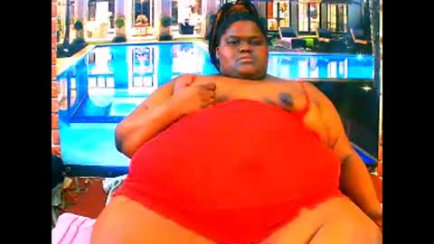 Snapshot of ebonyhotbuns4u2luv chatting on 04.15.26 ebonyhotbuns4u2luv online show from 04.15.26