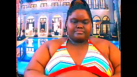 Snapshot of ebonyhotbuns4u2luv chatting on 04.17.26 ebonyhotbuns4u2luv online show from 04.17.26