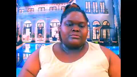 Snapshot of ebonyhotbuns4u2luv chatting on 04.22.26 ebonyhotbuns4u2luv online show from 04.22.26