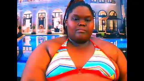 Snapshot of ebonyhotbuns4u2luv chatting on 04.24.26 ebonyhotbuns4u2luv online show from 04.24.26
