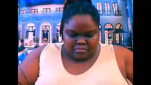 Snapshot of ebonyhotbuns4u2luv chatting on 04.28.26 ebonyhotbuns4u2luv online show from 04.28.26