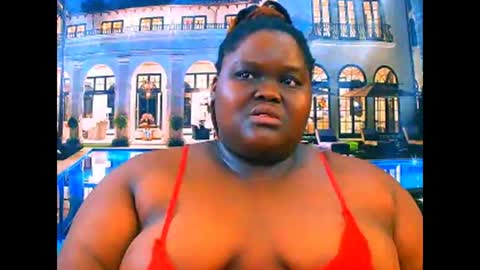 Snapshot of ebonyhotbuns4u2luv chatting on 04.28.26 ebonyhotbuns4u2luv online show from 04.28.26