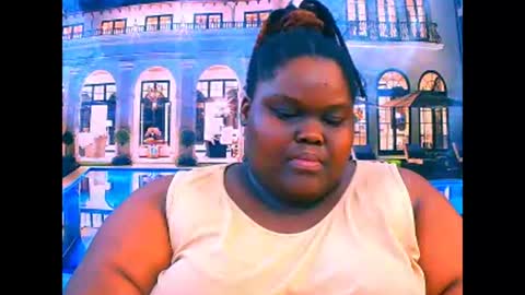 Snapshot of ebonyhotbuns4u2luv chatting on 04.29.26 ebonyhotbuns4u2luv online show from 04.29.26