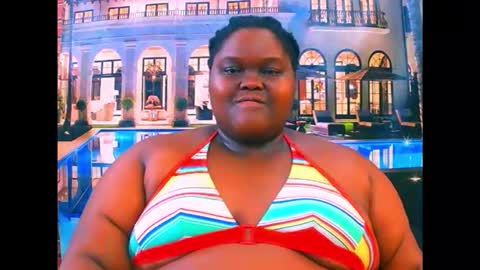 Snapshot of ebonyhotbuns4u2luv chatting on 05.05.26 ebonyhotbuns4u2luv online show from 05.05.26