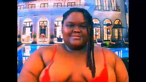 Snapshot of ebonyhotbuns4u2luv chatting on 05.06.26 ebonyhotbuns4u2luv online show from 05.06.26