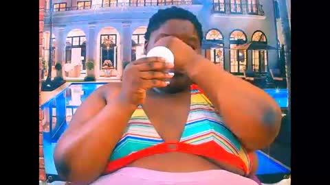 Snapshot of ebonyhotbuns4u2luv chatting on 05.25.26 ebonyhotbuns4u2luv online show from 05.25.26