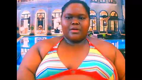 Snapshot of ebonyhotbuns4u2luv chatting on 05.26.26 ebonyhotbuns4u2luv online show from 05.26.26