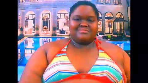 Snapshot of ebonyhotbuns4u2luv chatting on 06.05.26 ebonyhotbuns4u2luv online show from 06.05.26