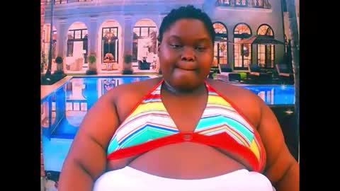Snapshot of ebonyhotbuns4u2luv chatting on 06.08.26 ebonyhotbuns4u2luv online show from 06.08.26