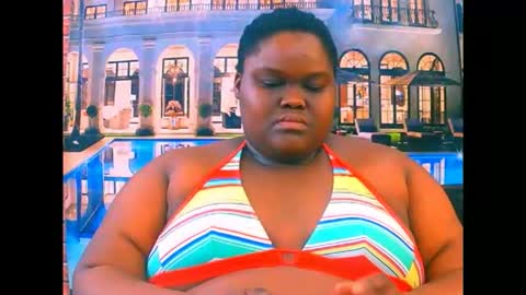 Snapshot of ebonyhotbuns4u2luv chatting on 06.09.26 ebonyhotbuns4u2luv online show from 06.09.26