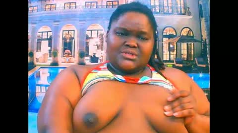 Snapshot of ebonyhotbuns4u2luv chatting on 06.11.26 ebonyhotbuns4u2luv online show from 06.11.26