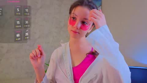 Snapshot of ebonyleibenstein chatting on 11.30.25 Milly online show from 11.30.25