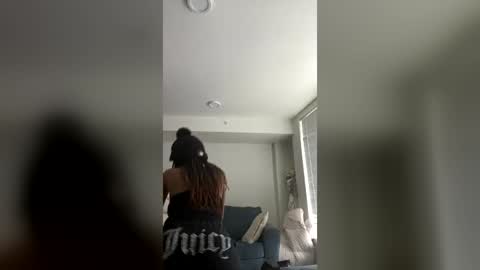 ebonypetite15 online show from 07.04.26