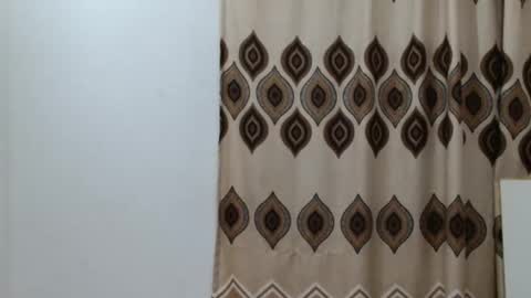 Snapshot of ebonypetiti chatting on 02.04.26 queen online show from 02.04.26