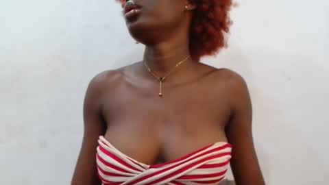 Snapshot of ebonypetiti chatting on 02.25.26 queen online show from 02.25.26