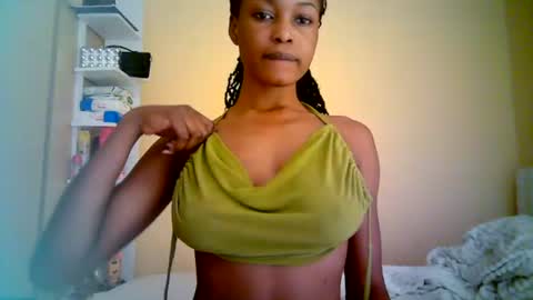 Snapshot of ebonytanqueen chatting on 07.12.26 ebonytanqueen online show from 07.12.26
