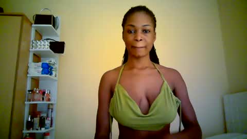 Snapshot of ebonytanqueen chatting on 07.29.26 ebonytanqueen online show from 07.29.26