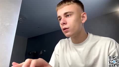 Snapshot of echowraith chatting on 09.18.25 echowraith online show from 09.18.25