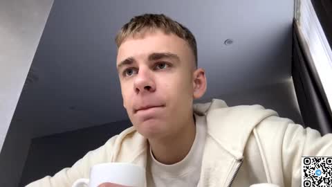 Snapshot of echowraith chatting on 10.23.25 echowraith online show from 10.23.25