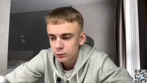 Snapshot of echowraith chatting on 11.25.25 echowraith online show from 11.25.25