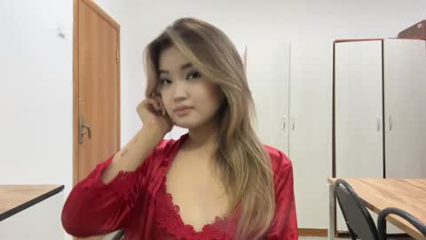 Snapshot of eclipsemusex chatting on 05.21.26 Sofia online show from 05.21.26