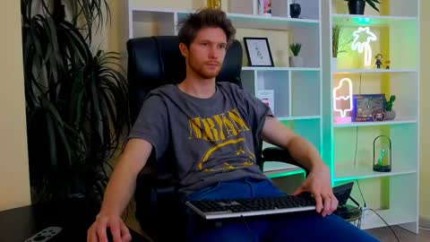 Snapshot of eddie_baker chatting on 05.18.26 eddie_baker online show from 05.18.26