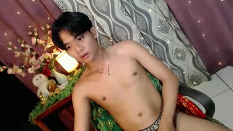 Snapshot of edelcum_xx chatting on 02.19.25 edelcum_xx online show from 02.19.25