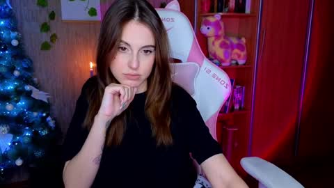 Snapshot of edelinemaher chatting on 01.10.25 Edeline online show from 01.10.25