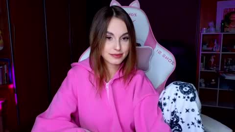 Snapshot of edelinemaher chatting on 03.07.25 Edeline online show from 03.07.25