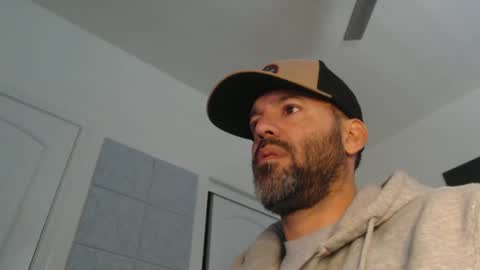 Snapshot of edge_masters chatting on 01.01.25 EdgeM online show from 01.01.25