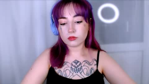 Snapshot of ediefris chatting on 05.16.26 fickle demon made of clumps of matter online show from 05.16.26