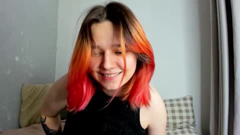 Snapshot of edna_dana chatting on 11.11.25 Edna online show from 11.11.25