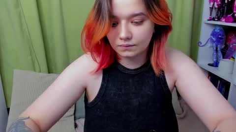 Snapshot of edna_dana chatting on 11.28.25 Edna online show from 11.28.25