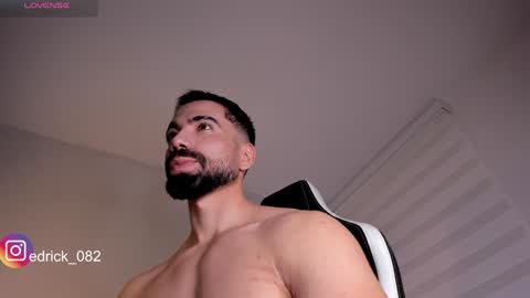 Snapshot of edrick_walton chatting on 01.11.25 edrick online show from 01.11.25