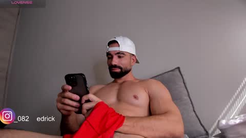 Snapshot of edrick_walton chatting on 01.17.25 edrick online show from 01.17.25