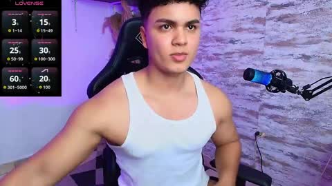 Snapshot of edward__clarck chatting on 04.19.26 EDWARD CLARCK online show from 04.19.26