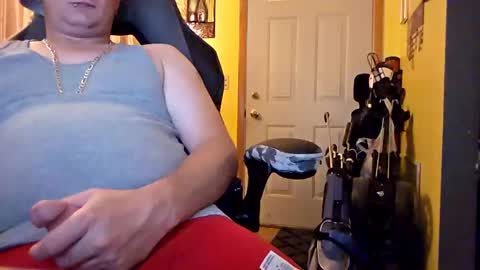 Snapshot of edwardaims_2please chatting on 09.22.25 edwardaims_2please online show from 09.22.25