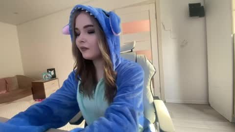 Lili online show from 05.10.26