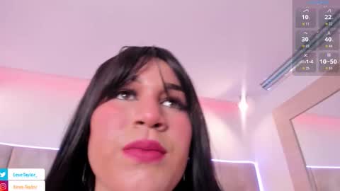 Snapshot of eevee_taylor chatting on 10.15.25 Eevee online show from 10.15.25