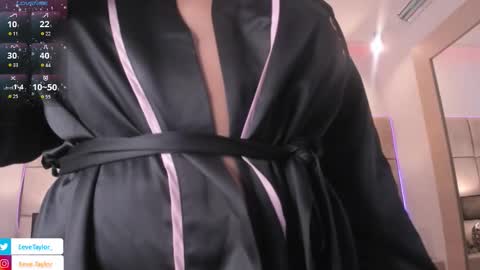 Snapshot of eevee_taylor chatting on 11.14.25 Eevee online show from 11.14.25