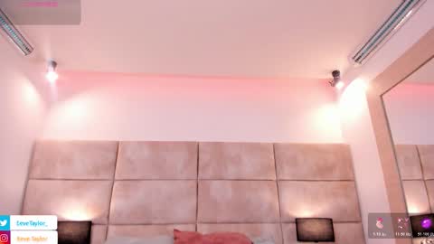 Snapshot of eevee_taylor chatting on 03.04.26 Eevee online show from 03.04.26