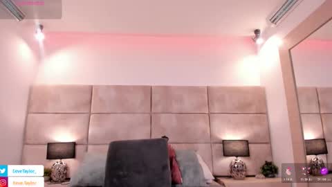 Snapshot of eevee_taylor chatting on 03.06.26 Eevee online show from 03.06.26