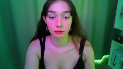 Snapshot of effie_balconii chatting on 04.27.26 effie_balconii online show from 04.27.26