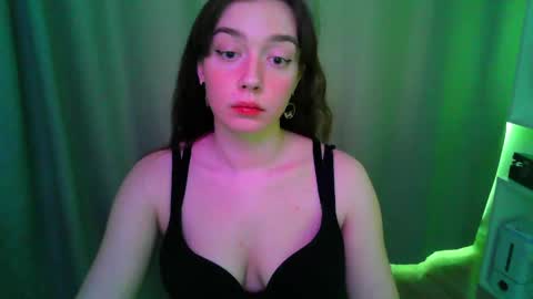 Snapshot of effie_balconii chatting on 05.03.26 effie_balconii online show from 05.03.26