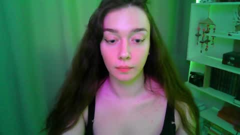 Snapshot of effie_balconii chatting on 05.14.26 effie_balconii online show from 05.14.26