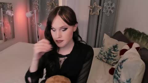 Effie Mur online show from 01.08.26