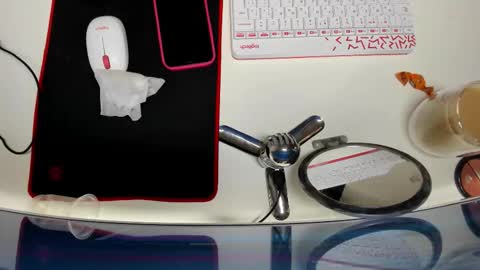 Snapshot of effiemur chatting on 02.11.26 Effie Mur online show from 02.11.26