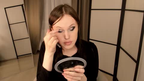 Snapshot of effiemur chatting on 02.21.26 Effie Mur online show from 02.21.26